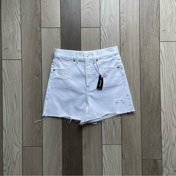 Express White Distressed Women's Shorts NWT - Picture 1 of 5
